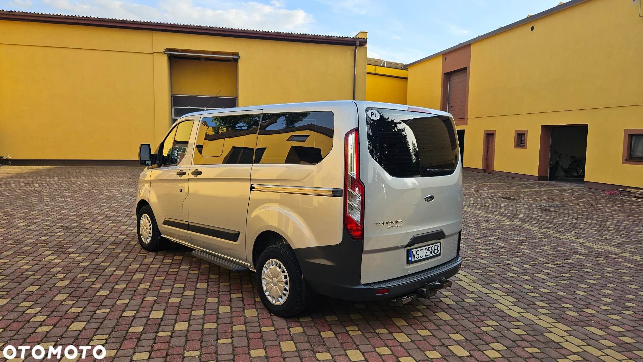 Ford Tourneo Custom - 7