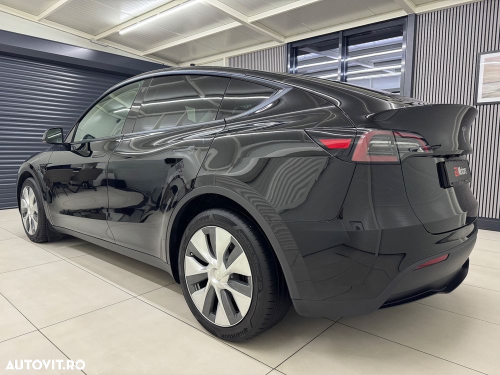 Tesla Model Y Long Range Dual Motor AWD - 5