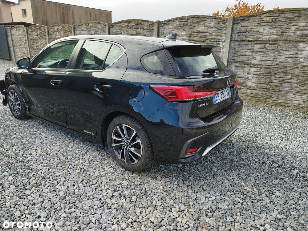 Lexus CT - 4