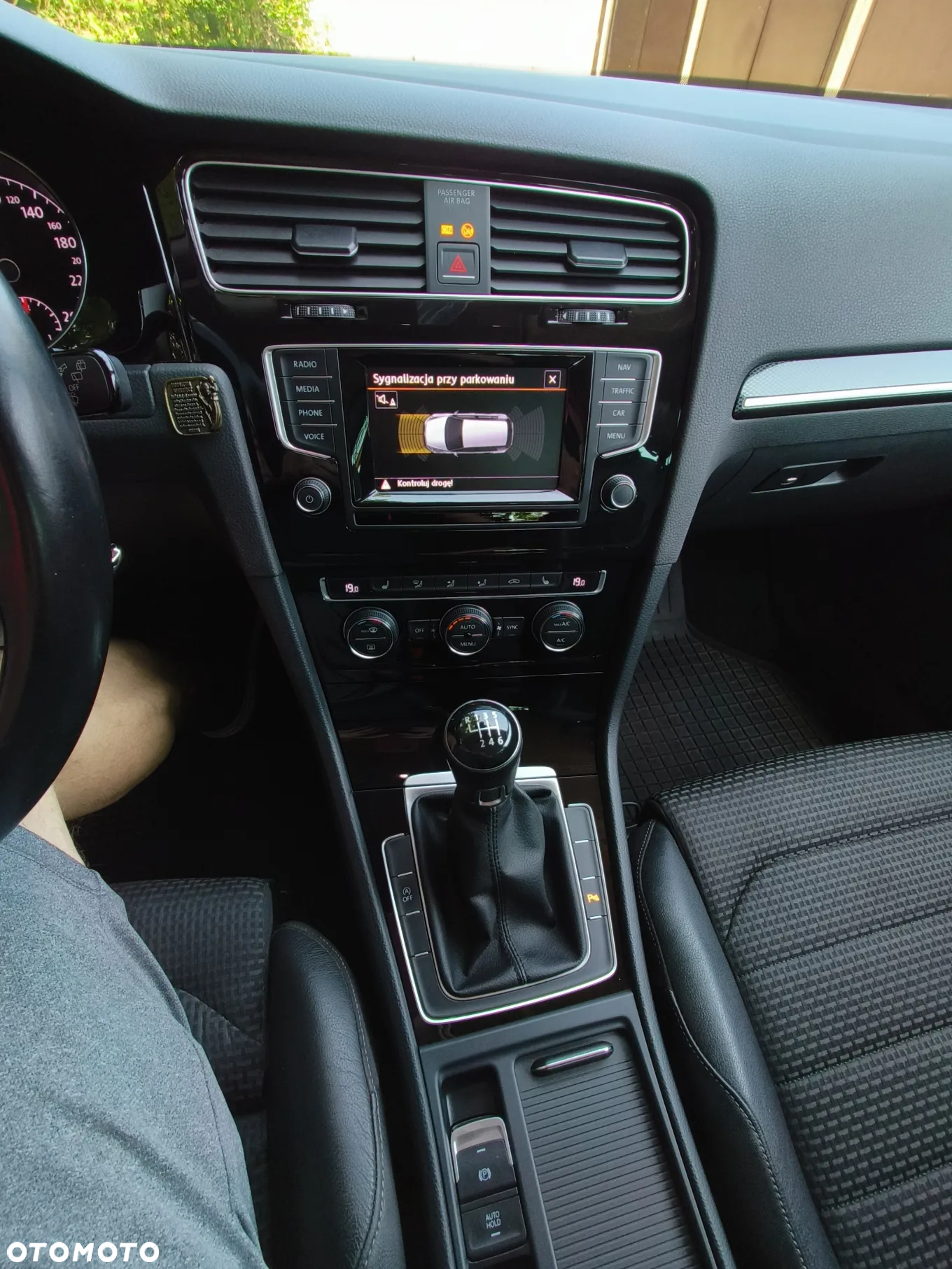 Volkswagen Golf - 20
