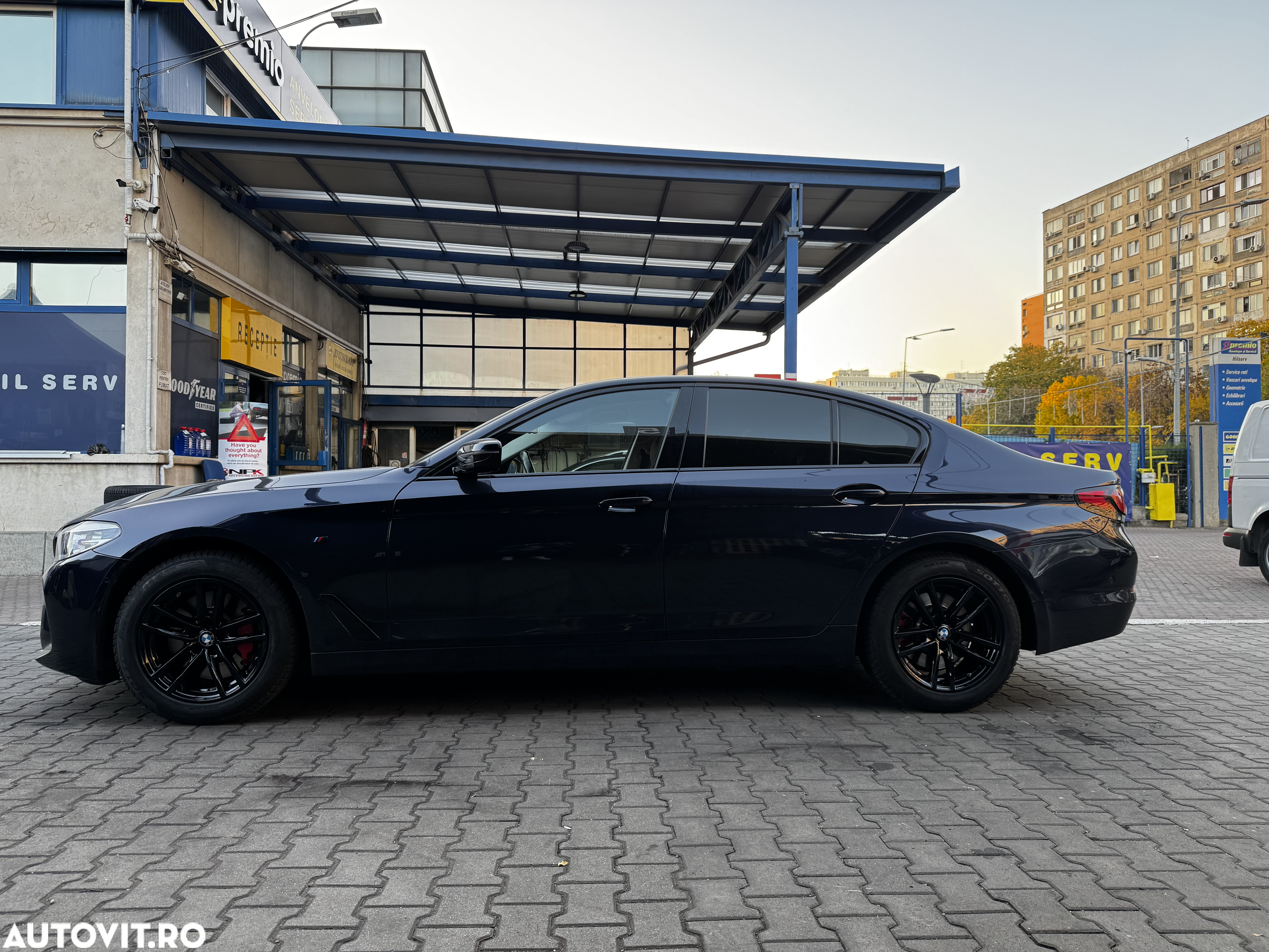 BMW Seria 5 530i Aut. Luxury Line - 2