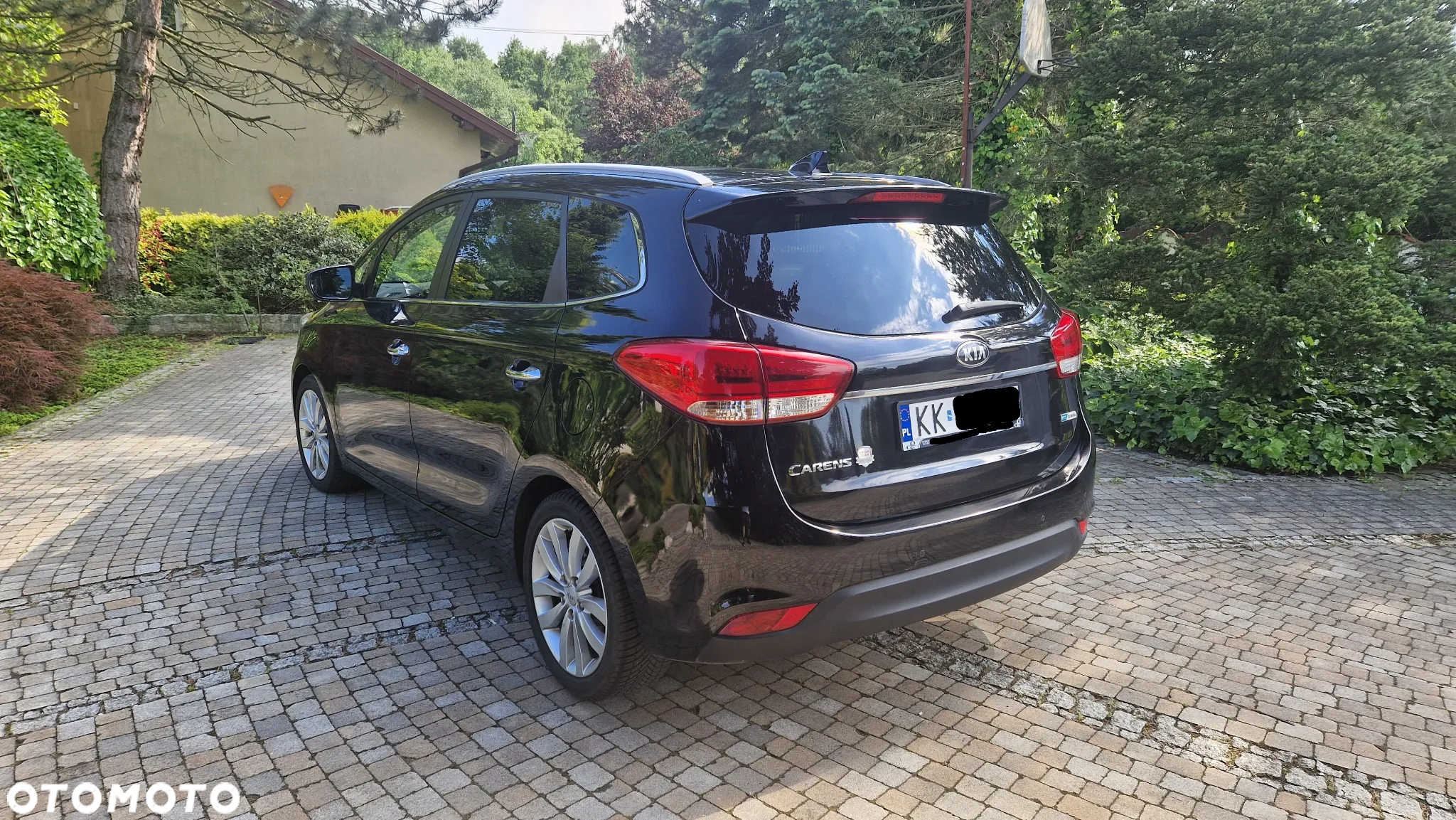 Kia Carens - 9