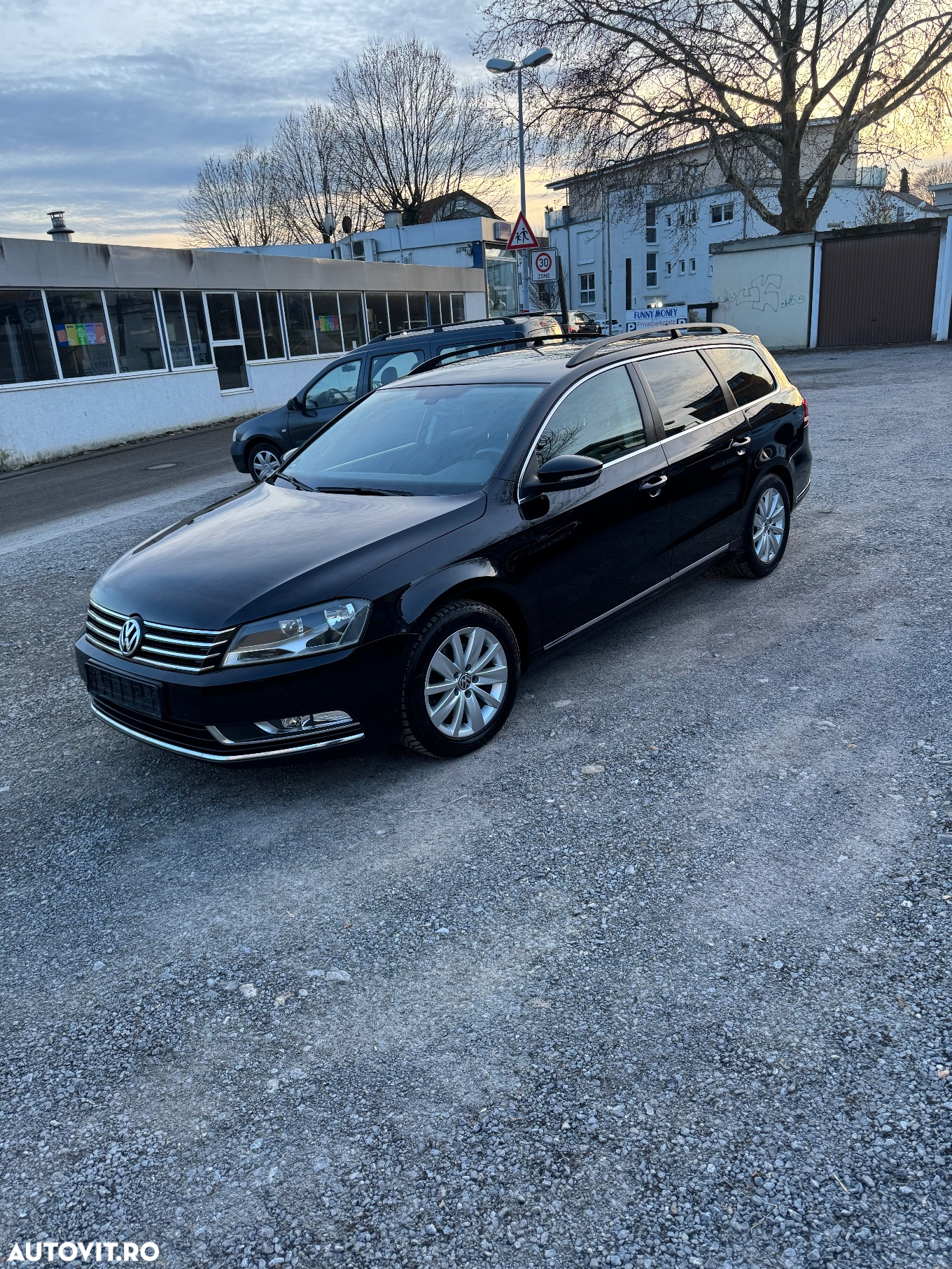 Volkswagen Passat Variant 2.0 Blue TDI DSG SCR Comfortline - 5