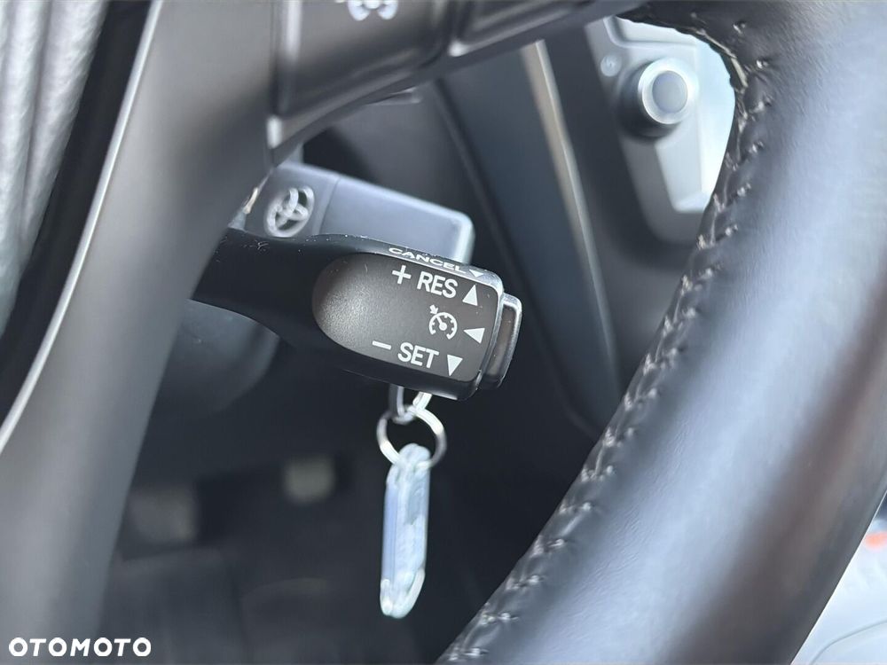 Toyota Avensis 2.0 D-4D Premium - 16