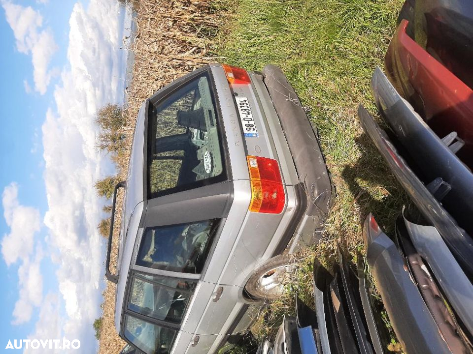 Dezmembrez range rover - 2