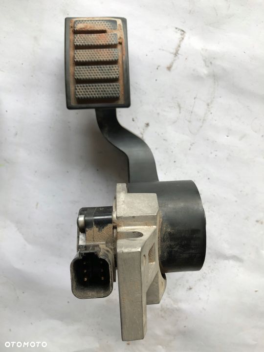 POTENCJOMETR GAZU RENAULT MAGNUM - 4