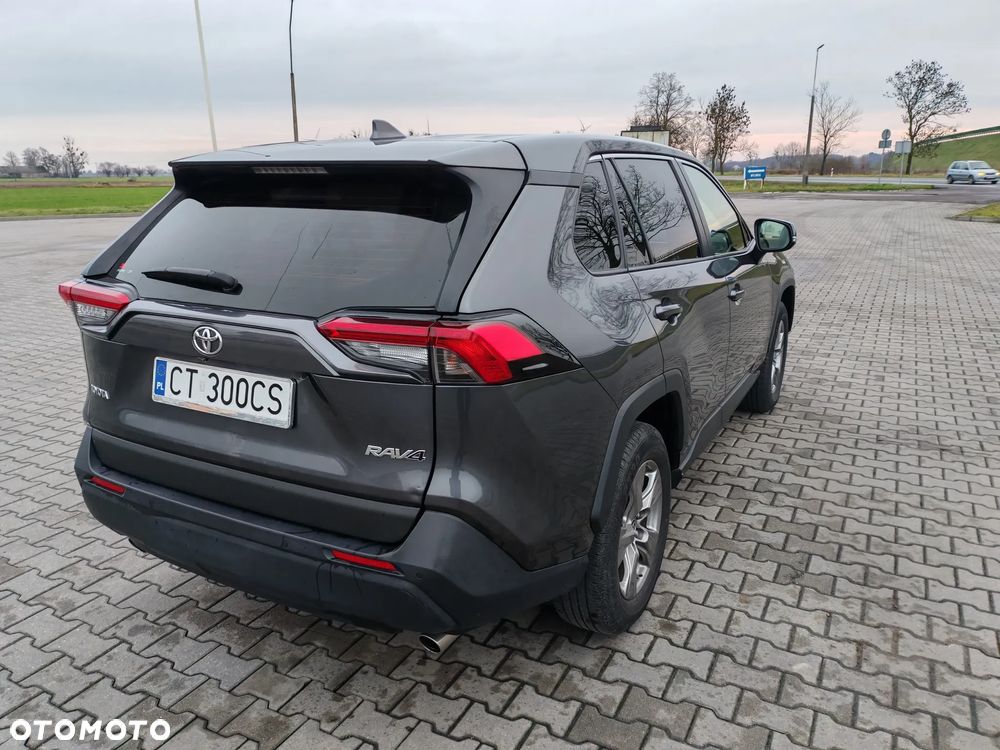Toyota RAV4 - 8