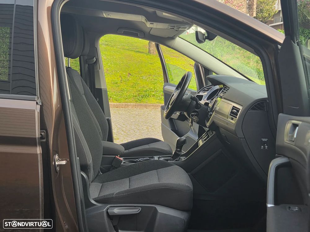 VW Touran 2.0 TDI Highline DSG - 27
