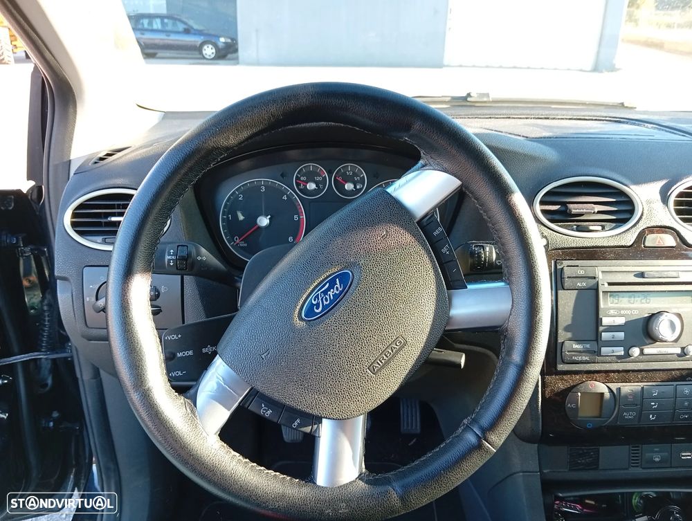 Ford Focus SW 1.6 TDCi Ghia - 18