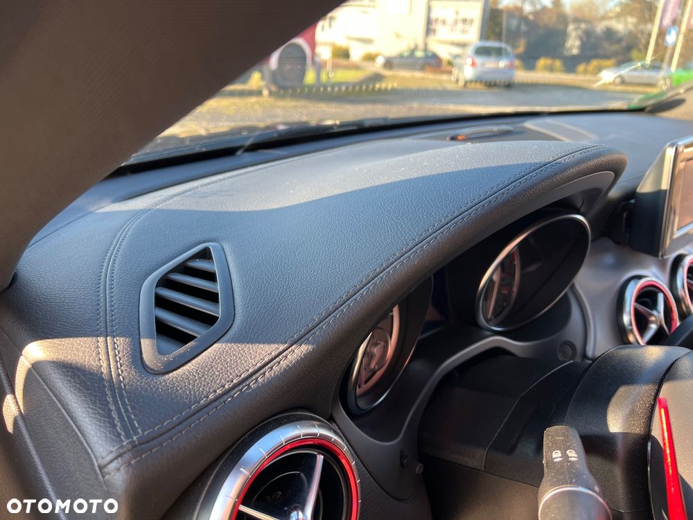 Mercedes-Benz CLA 200 7G-DCT AMG Line - 13