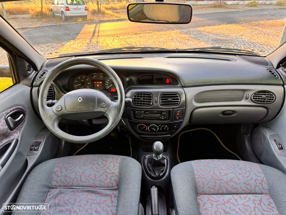 Renault Mégane 1.4 16V RTE AC - 7