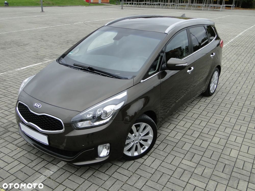 Kia Carens - 11