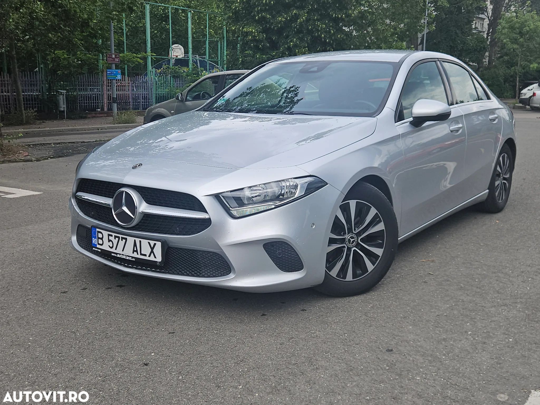 Mercedes-Benz A 180 d Sedan Aut. - 1