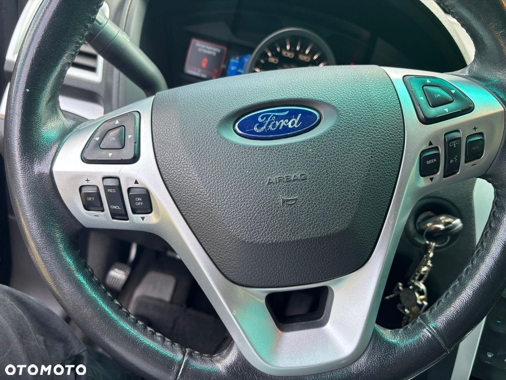 Ford Explorer - 13
