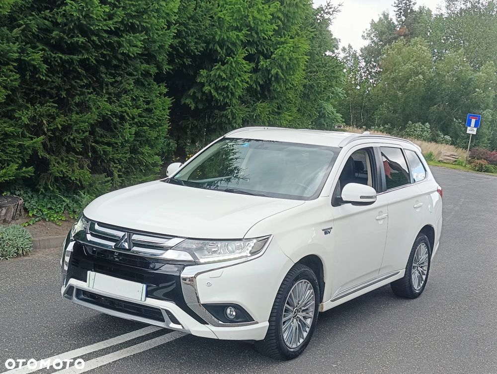 Mitsubishi Outlander 2.4 4WD Diamant+ - 31