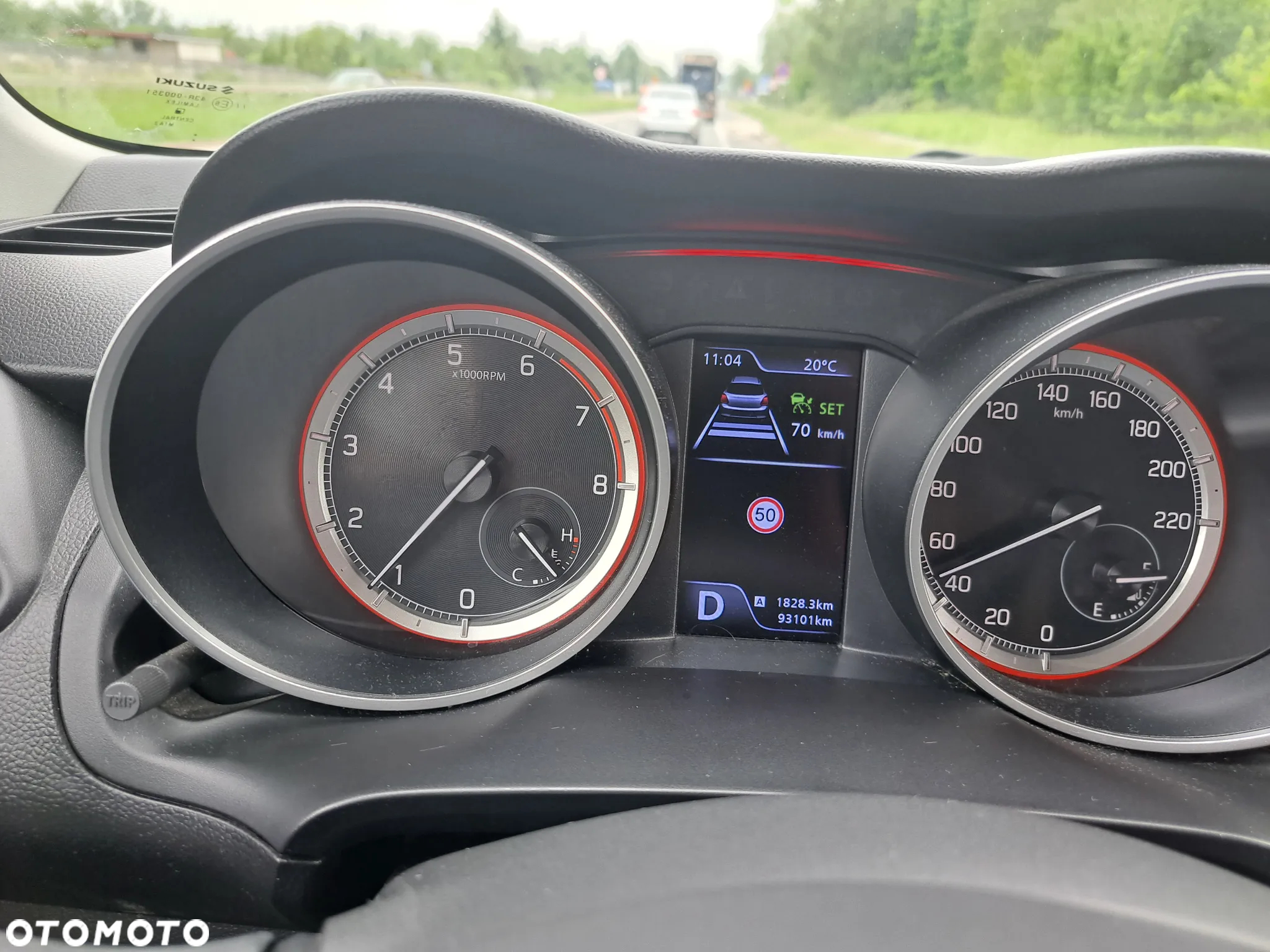Suzuki Swift 1.2 Premium Plus CVT - 5