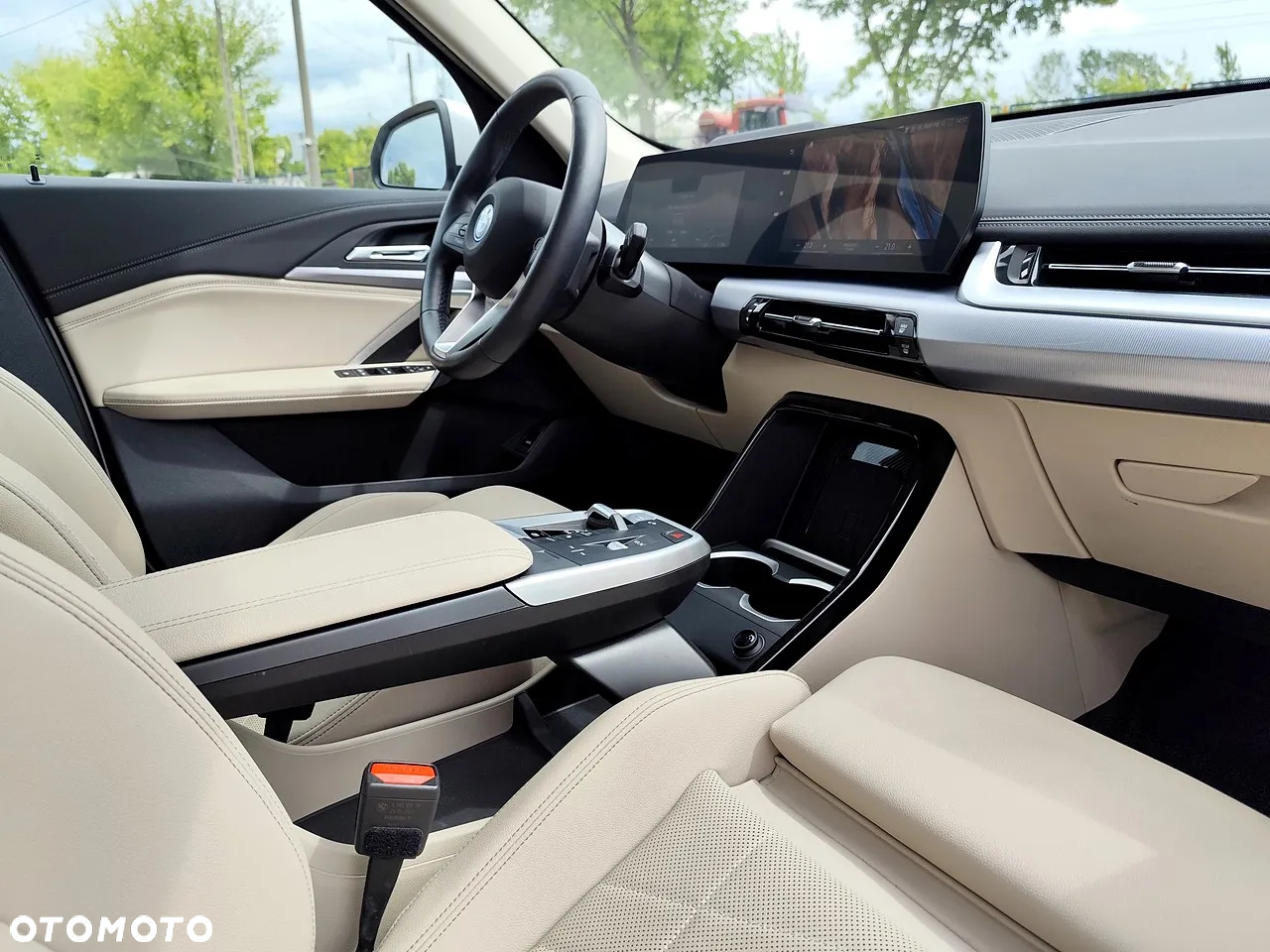 BMW iX1 xDrive30 66.5kWh xLine - 11