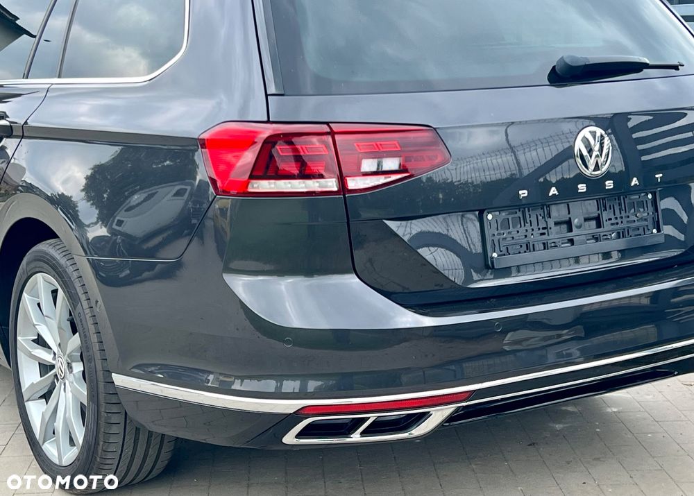 Volkswagen Passat 2.0 TDI SCR R-Line Plus DSG - 11