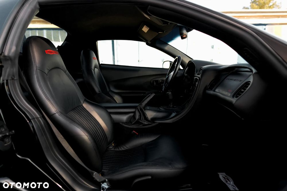 Chevrolet Corvette - 31