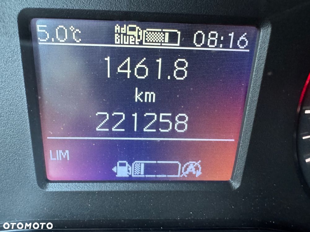 Mercedes-Benz Sprinter - 13