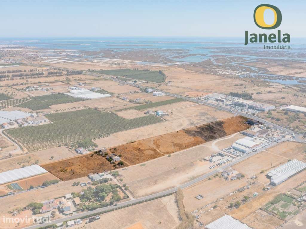 Fantástico lote junto estrada nacional 125 para habitação e comércio - Grande imagem: 3/11