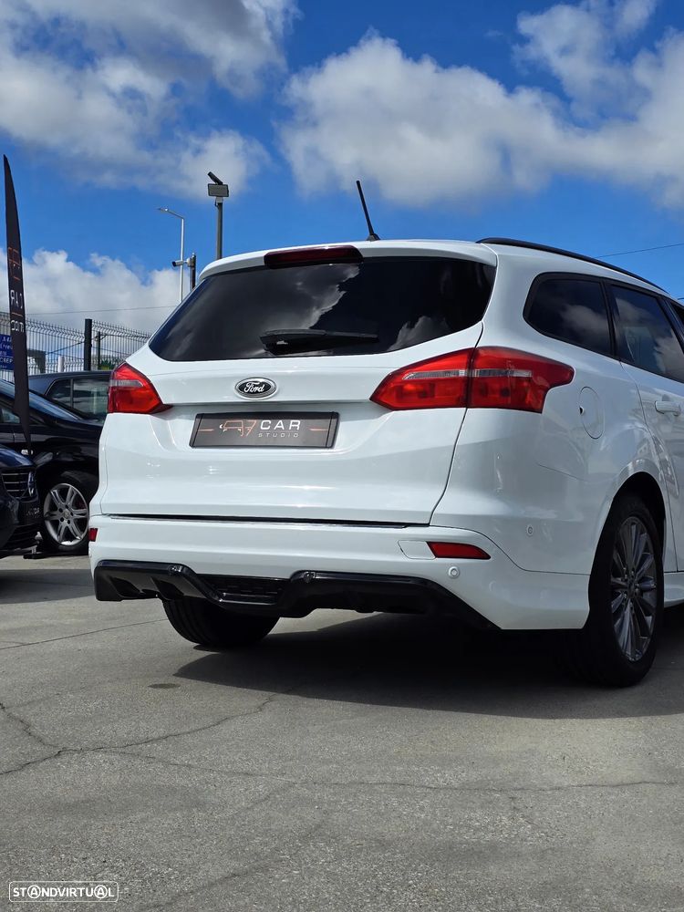 Ford Focus SW 1.0 EcoBoost S&S ST-LINE - 23