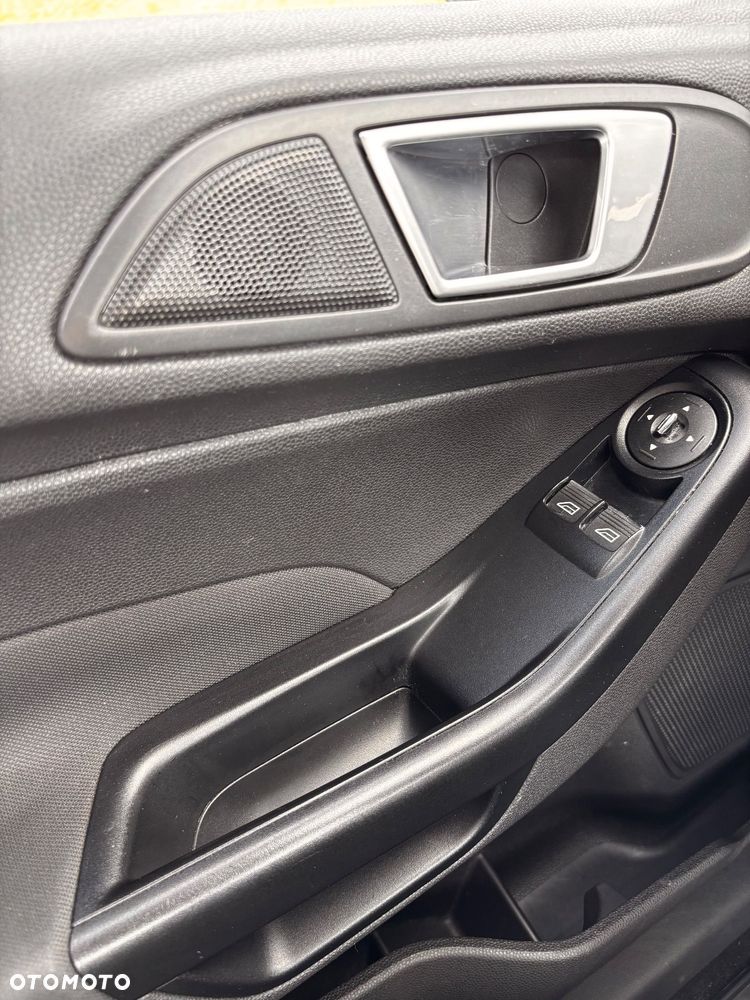 Ford Fiesta 1.4 Trend - 24