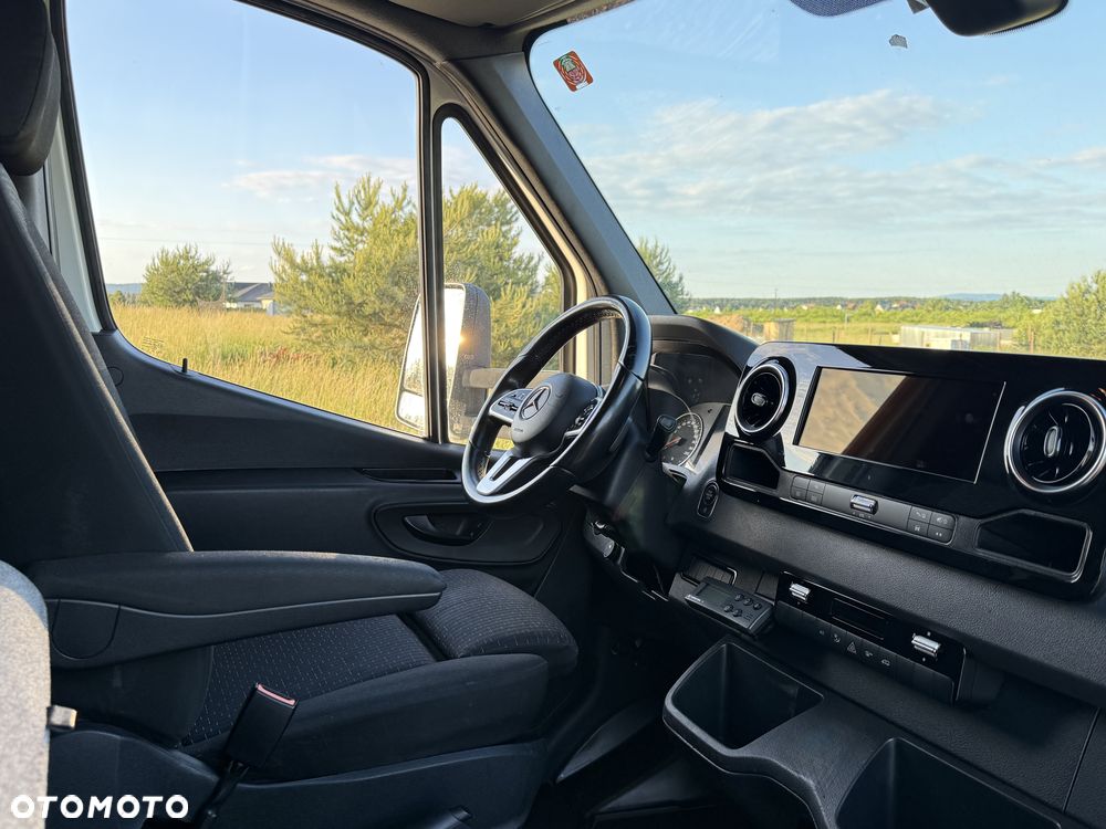 Mercedes-Benz Sprinter - 9