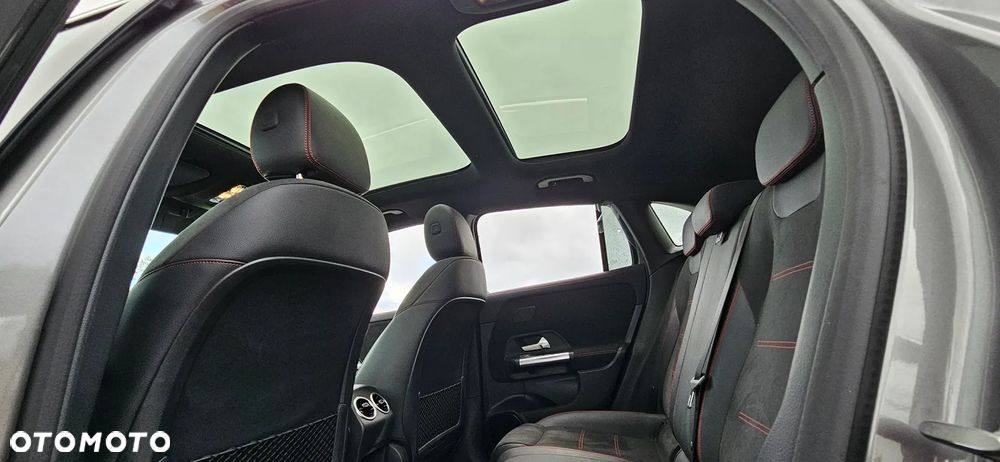 Mercedes-Benz GLA - 18