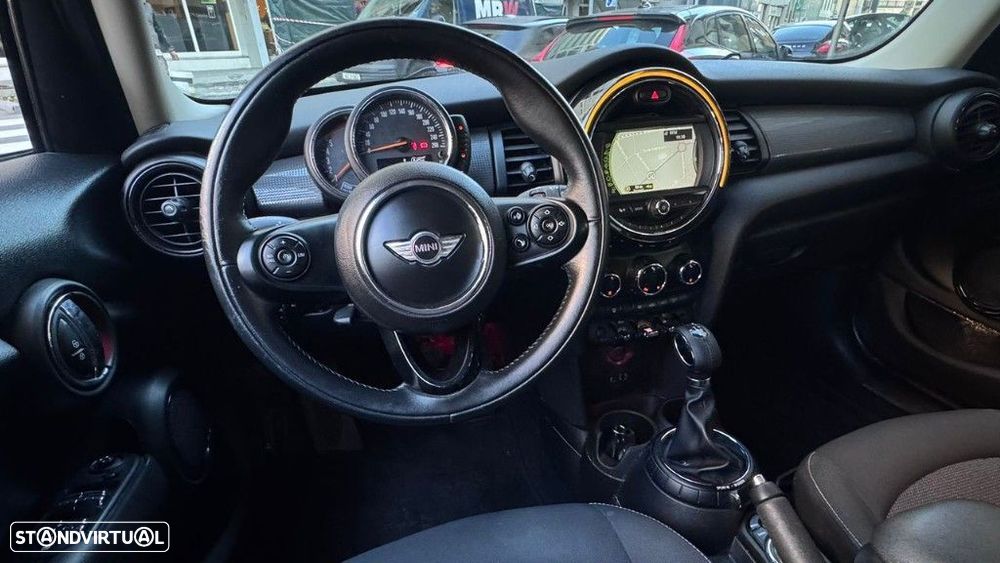 MINI 5 Portas Cooper D Aut. - 14