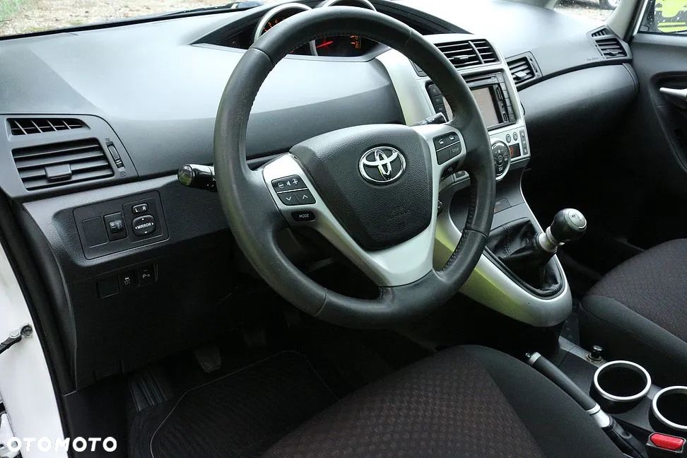 Toyota Verso 1.6 Sol - 26