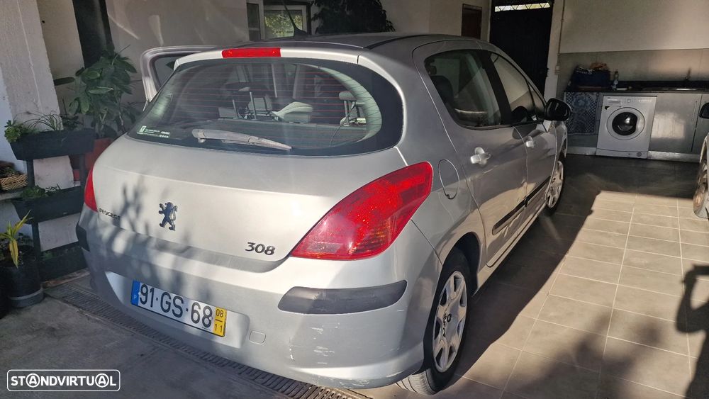 Peugeot 308 1.4 16V Executive - 11