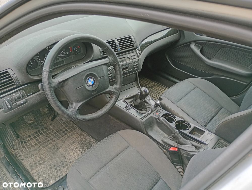 BMW Seria 3 318i - 6