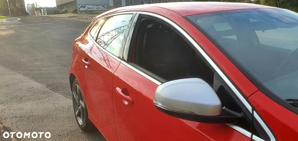 Volvo V40 D2 R Design - 36