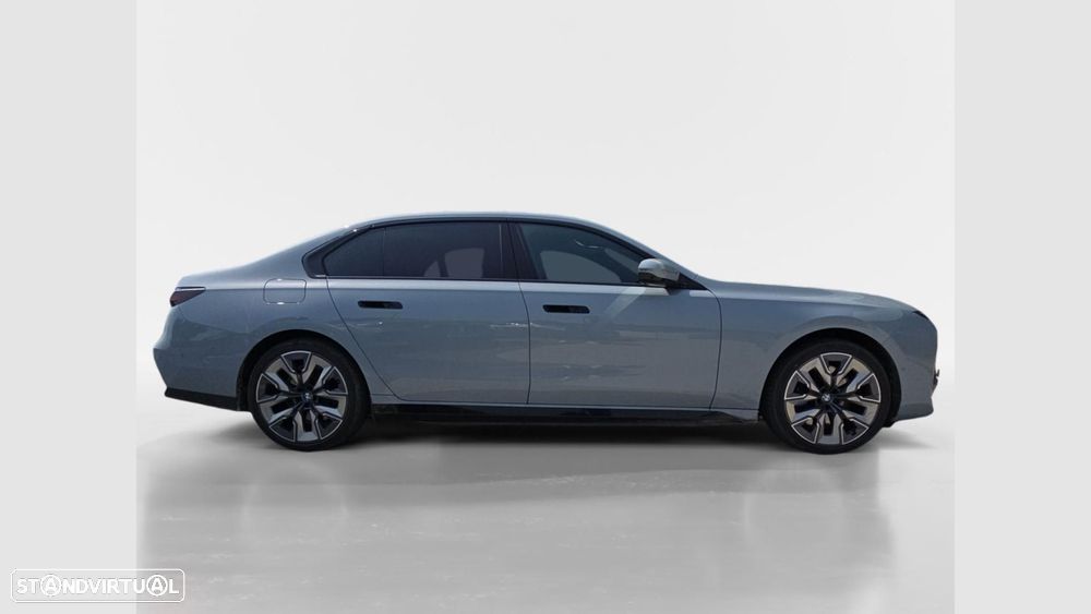 BMW i7 xDrive60 Pack Desportivo M - 7