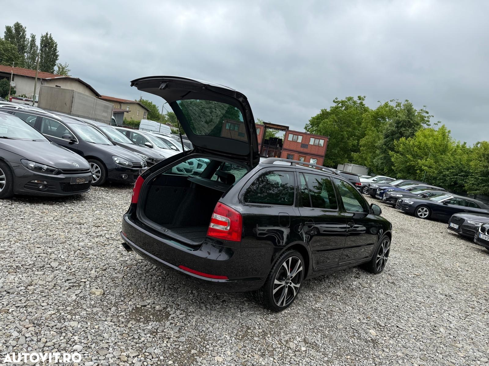 Skoda Octavia 2.0 FSI Turbo RS - 32
