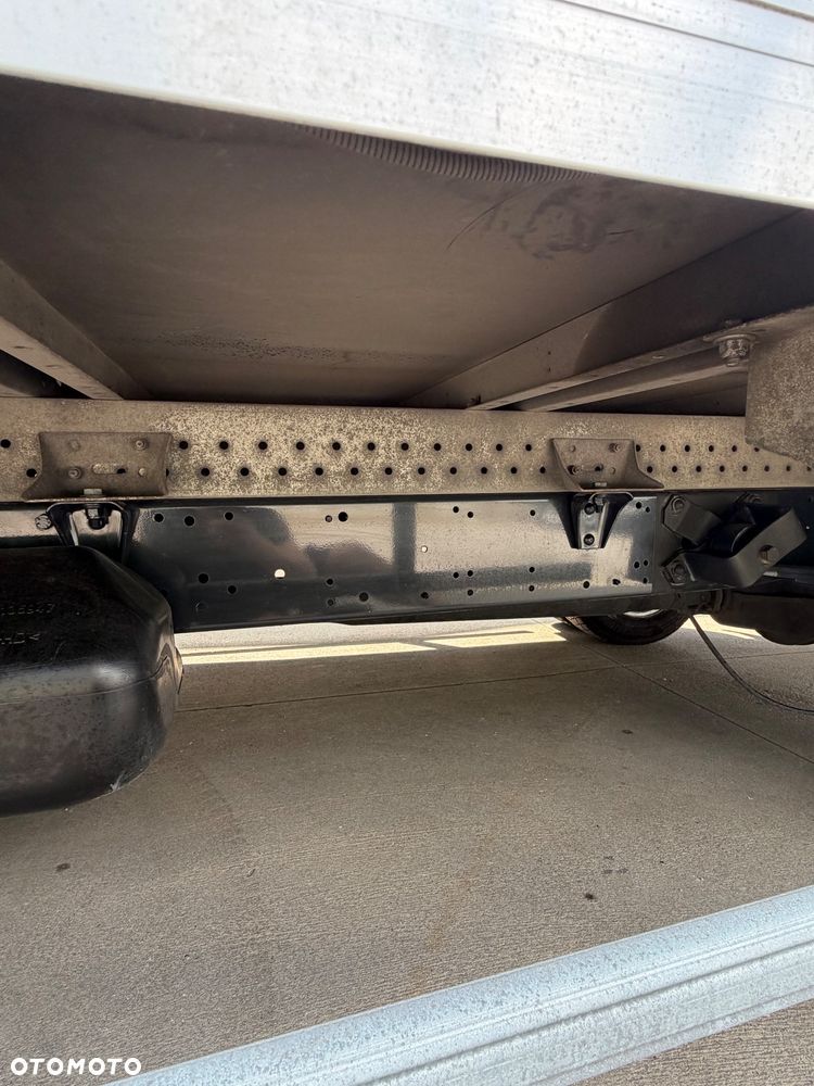 Iveco Daily 35C15 3.0 Kontener 8 Palet z windą - 18