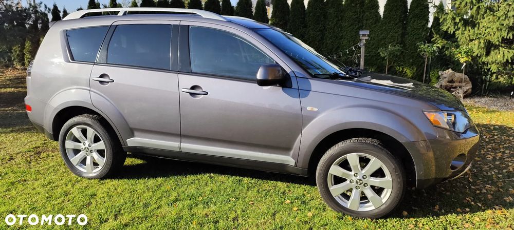 Mitsubishi Outlander 2.4 Invite 2WD - 10