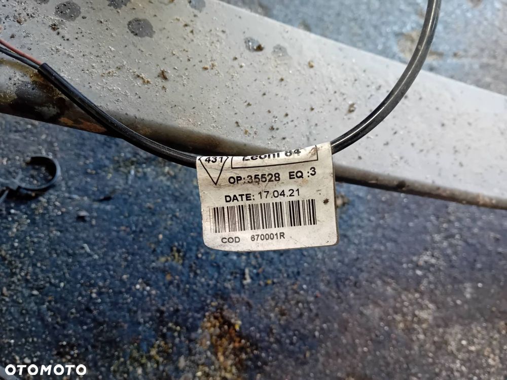 BELKA / SANKI TYŁ RENAULT MASTER III - 5