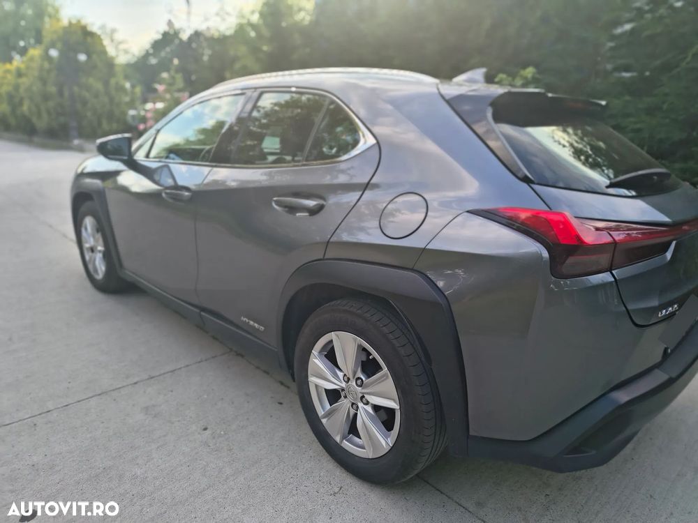 Lexus UX 250h Business Edition - 23