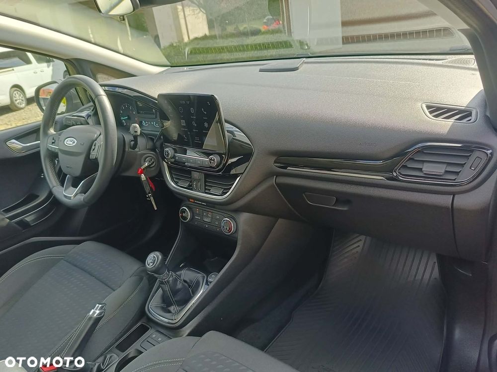 Ford Fiesta 1.1 S&S TITANIUM - 19