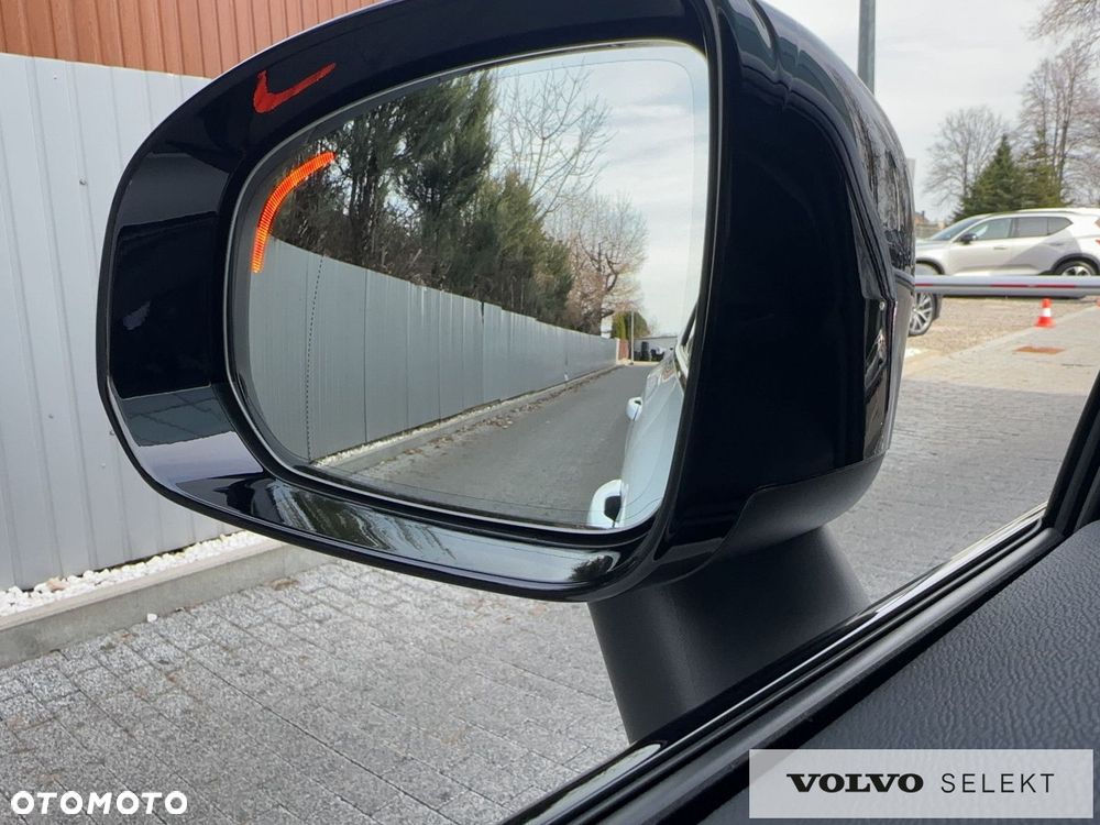 Volvo XC 60 T6 Plug-In Hybrid AWD Plus Dark - 30