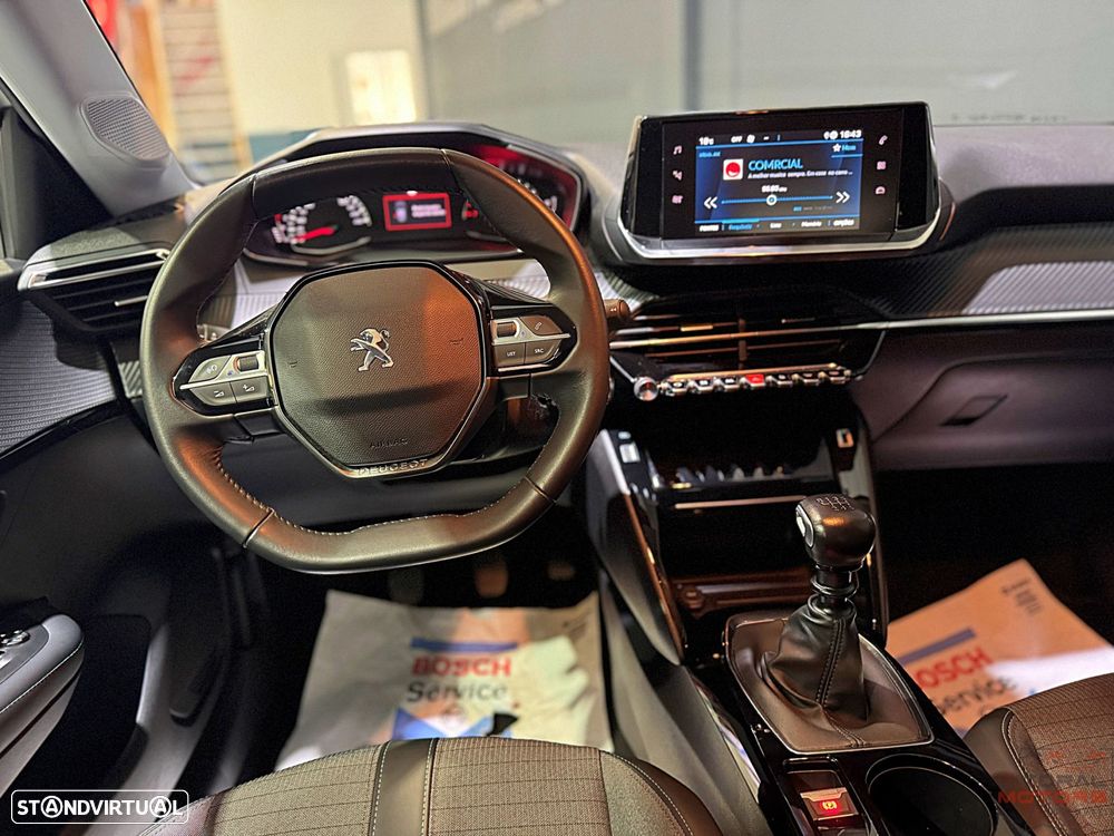 Peugeot 208 1.2 PureTech Allure - 19