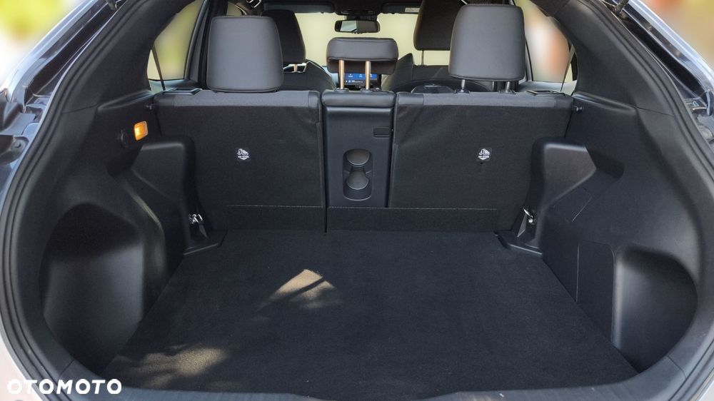 Toyota Yaris Cross - 12