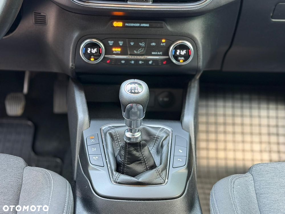 Ford Focus 1.0 EcoBoost Active - 32