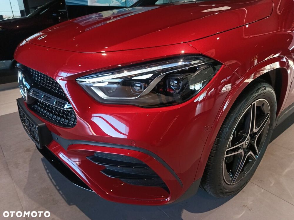 Mercedes-Benz GLA - 9