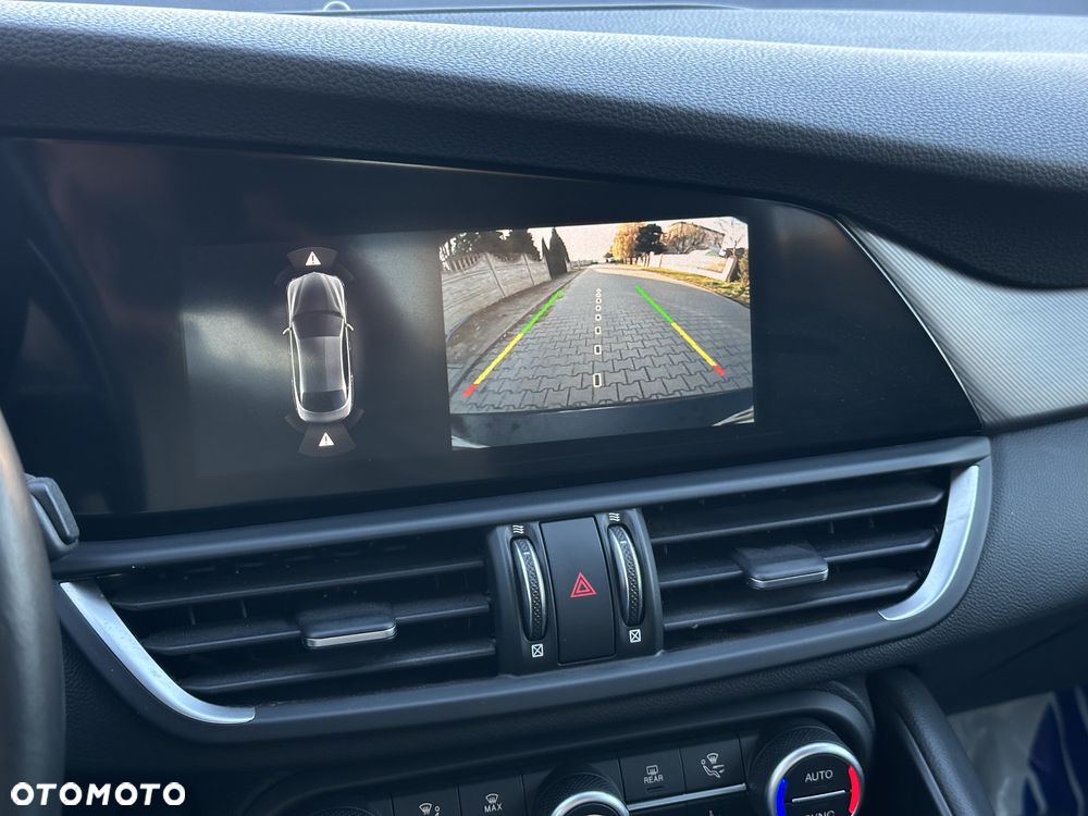 Alfa Romeo Giulia 2.2 D Turbo Sprint - 16