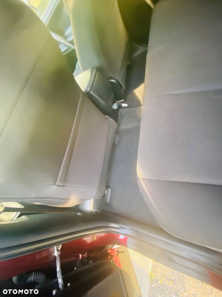 Toyota RAV4 2.0 D-4D Premium 4x2 - 7