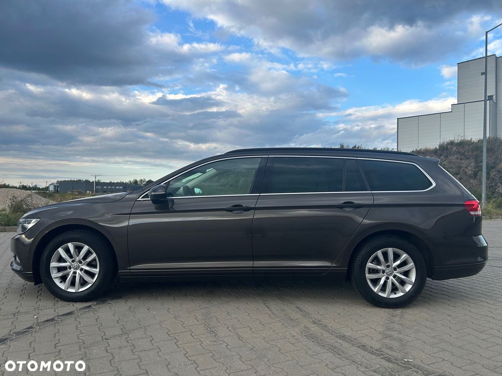 Volkswagen Passat - 4