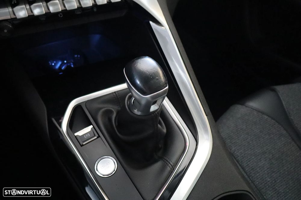 Peugeot 3008 PureTech 130 Stop & Start GPF Allure - 23